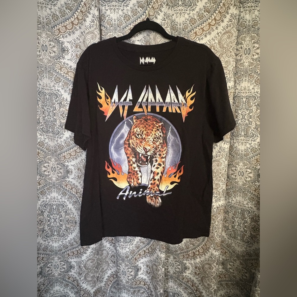 Def Leppard Graphic T-Shirt